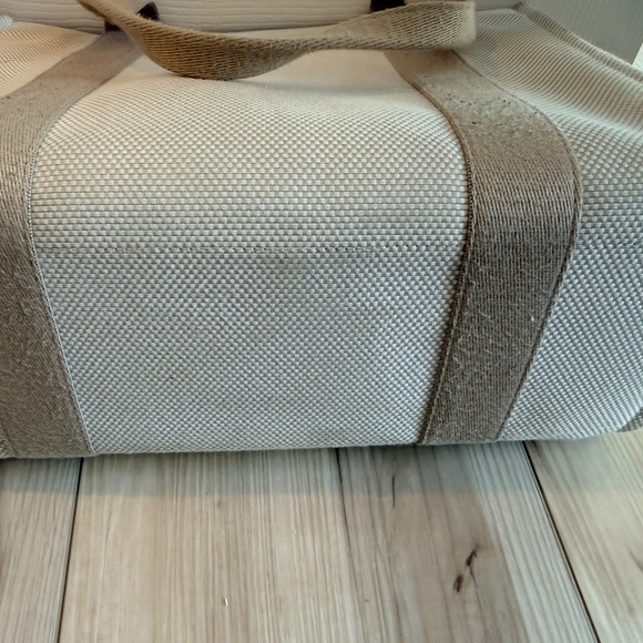 Lululemon Two-Tone Canvas Tote Bag 10L - Picture 4 of 8